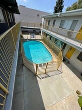 7347 Haskell Ave in Los Angeles, CA - Building Photo - Building Photo