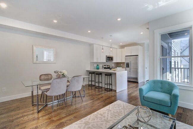 36 John St, Unit 2 in Quincy, MA - Building Photo - Building Photo