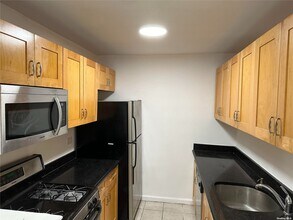 143-43 41st Ave-Unit -5F in Queens, NY - Building Photo - Building Photo