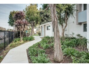 Costa Mesa Family Village in Costa Mesa, CA - Building Photo - Building Photo