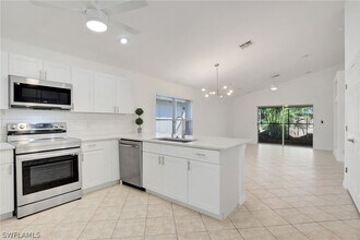 87 Burnt Pine Dr in Naples, FL - Foto de edificio - Building Photo