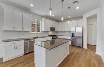 480 Tailwind Dr in Kyle, TX - Building Photo - Building Photo