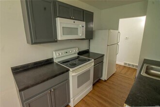 1018 Wylin Ct in St. Louis, MO - Building Photo - Building Photo