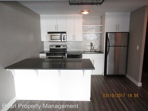 111 SW Harrison St-Unit -#3E in Portland, OR - Building Photo - Building Photo