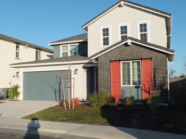 5121 Silent Grv Dr in Folsom, CA - Building Photo - Building Photo