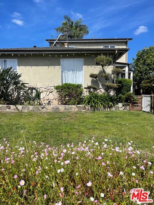 property at 8503 Lilienthal Ave