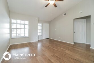 1550 Massa St in Kissimmee, FL - Foto de edificio - Building Photo