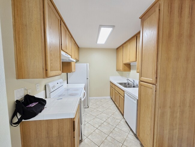 2350 Hosp Way in Carlsbad, CA - Building Photo - Building Photo