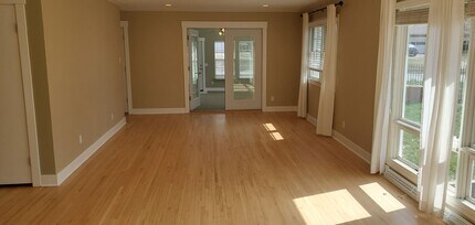 1502 North Cir in Columbia, MO - Foto de edificio - Building Photo