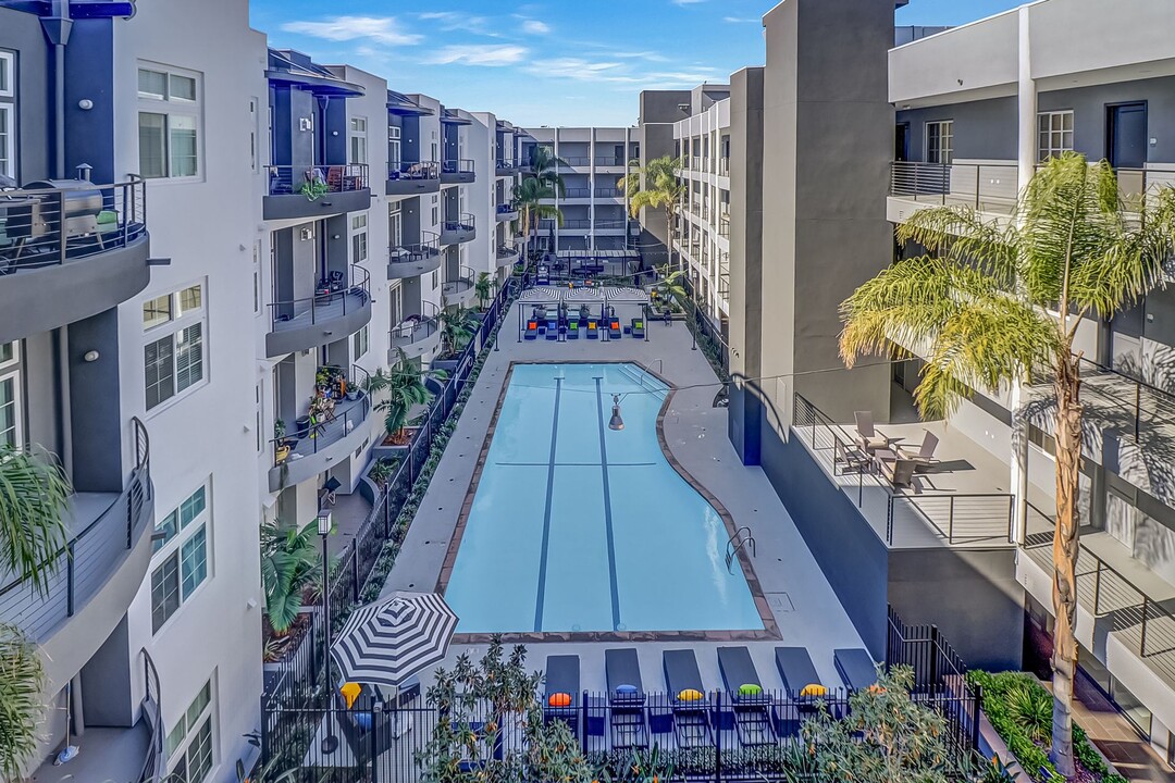 Axis 2300 Apartments in Irvine, CA - Building Photo