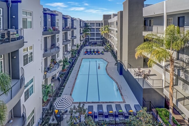 Axis 2300 Apartments