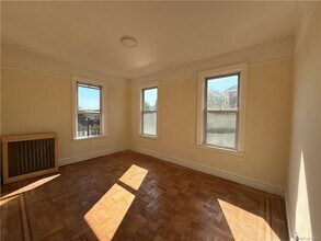 1114 Neill Ave-Unit -2R in Bronx, NY - Foto de edificio - Building Photo