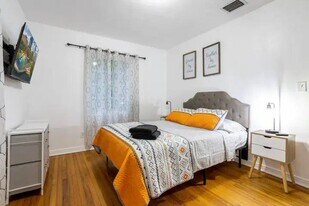 2014 Newman St, Unit 1 in Orlando, FL - Building Photo