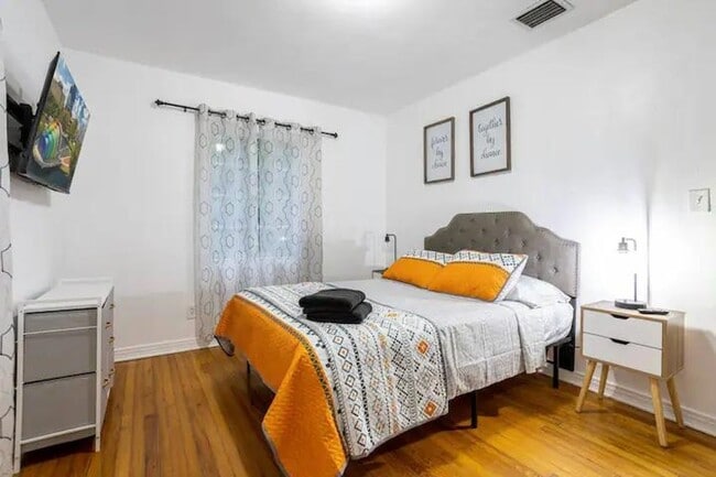 2014 Newman St, Unit 1