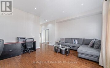 2530 Countryside Dr in Brampton, ON - Building Photo - Building Photo