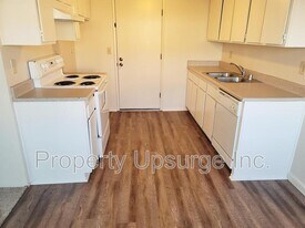 4400 Dogwood Ln in Redding, CA - Building Photo