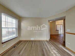 1201 Darnell Dr in Mundelein, IL - Building Photo - Building Photo