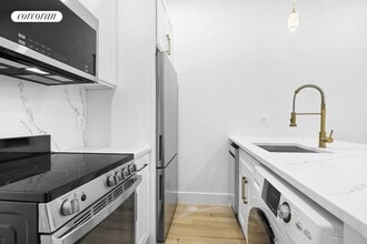 202 W 96th St in New York, NY - Building Photo - Building Photo