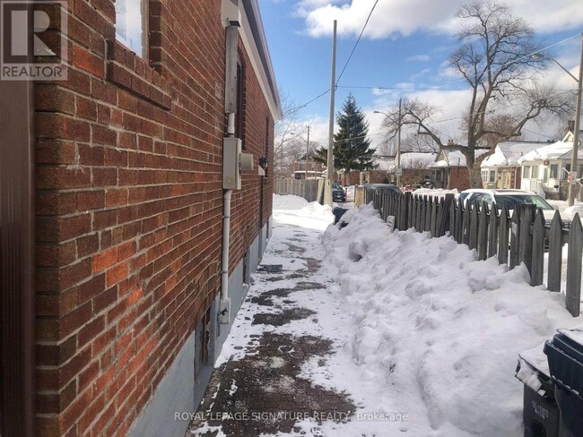 216 Donlands Ave in Toronto, ON - Building Photo - Building Photo