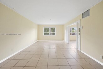 124 NE 19th Ct in Wilton Manors, FL - Building Photo - Building Photo