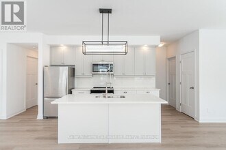 4 Danielle Cres in Midland, ON - Building Photo - Building Photo