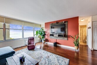 1000 N Lake Shore Dr, Unit 12B in Chicago, IL - Foto de edificio - Building Photo