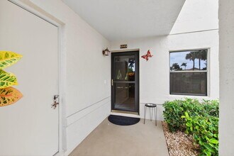 5945 Parkwalk Dr in Boynton Beach, FL - Building Photo - Building Photo