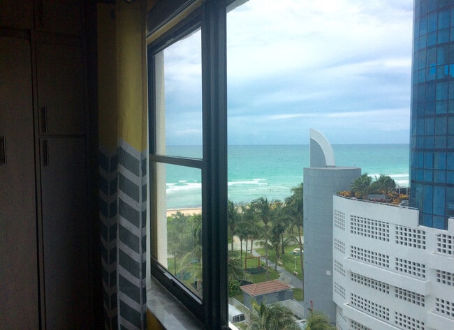 6345 Collins Ave, Unit #809 in Miami Beach, FL - Building Photo - Building Photo