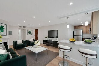 Vista Luxury Investments, LLC in Los Angeles, CA - Building Photo - Interior Photo