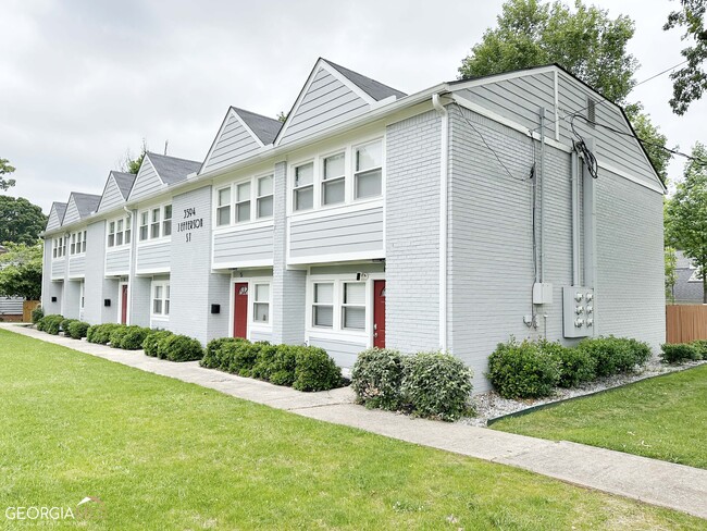 3594 Jefferson St in College Park, GA - Building Photo - Building Photo