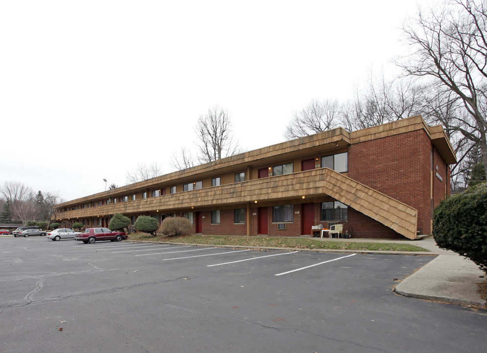 740 Carnegie Ave in Akron, OH - Foto de edificio