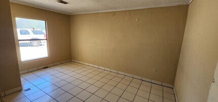 2016 S India Ave, Unit 1 in Laredo, TX - Foto de edificio - Building Photo