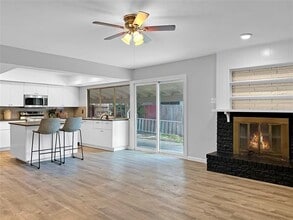 4421 Mayflower Dr in Garland, TX - Building Photo - Building Photo