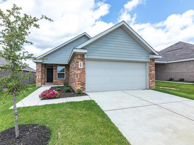 1604 Acts Ln in Ennis, TX - Building Photo