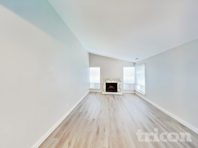 1021 30th St NE, Unit 417-203.1289143 in Auburn, WA - Building Photo - Building Photo