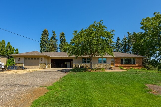 property at 871 Carmen Ln