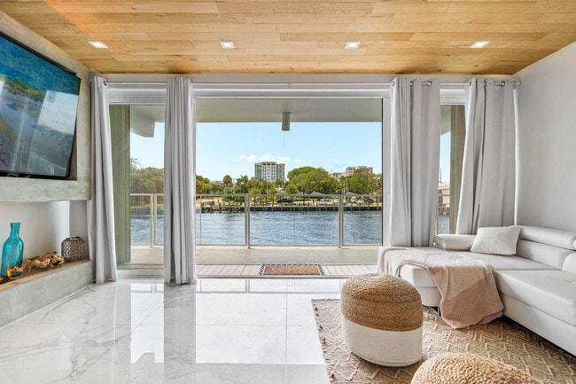 65 SE Spanish Trail in Boca Raton, FL - Building Photo - Building Photo