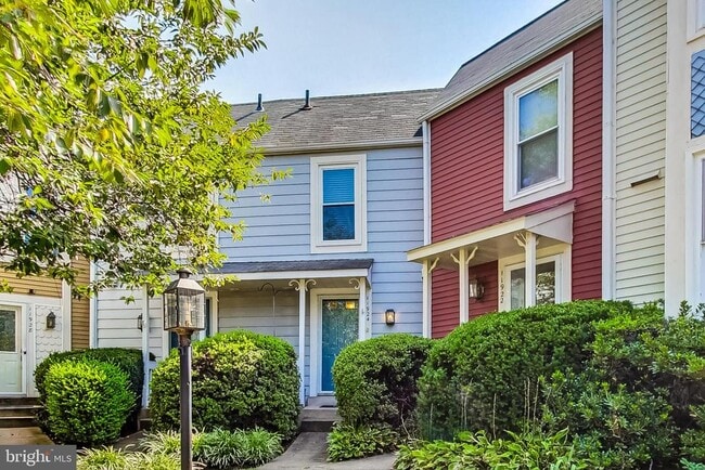 11924 Redtree Way in Reston, VA - Building Photo - Building Photo