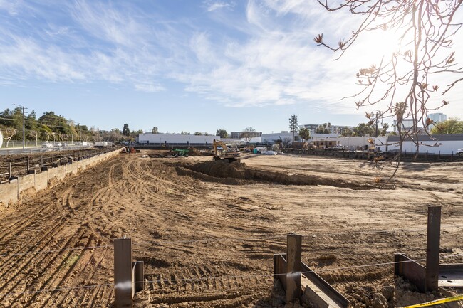 The Q De Soto in Woodland Hills, CA - Building Photo - Building Photo