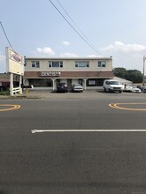 910 Boston Post Rd in West Haven, CT - Building Photo - Building Photo