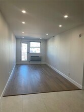 320 Post Ave in Westbury, NY - Building Photo - Building Photo