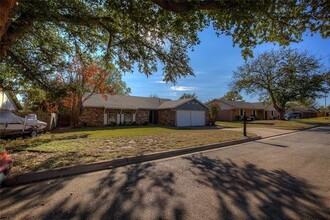 7704 Evergreen Ave in North Richland Hills, TX - Building Photo - Building Photo