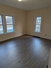 19 4th St NW in Oelwein, IA - Building Photo - Building Photo