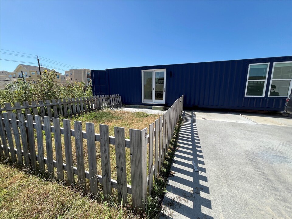 820 51st St in Galveston, TX - Building Photo