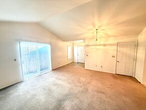 727 Sean Dr in Carson City, NV - Building Photo - Building Photo