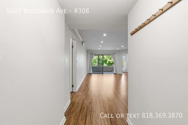 5009 Woodman Ave in Los Angeles, CA - Building Photo - Building Photo