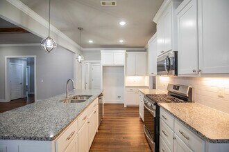 1013 Estes Dr in Pea Ridge, AR - Building Photo - Building Photo