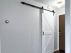 10260 Jamestown Dr in Anchorage, AK - Building Photo - Building Photo