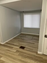 1100 Lincoln St, Unit 2 in Hobart, IN - Building Photo - Building Photo