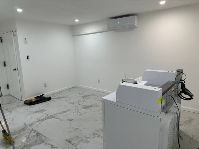 996 Halsey St in Brooklyn, NY - Building Photo - Building Photo